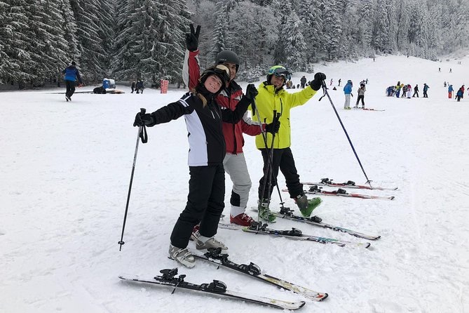 Group ski lessons for beginners in Poiana Brasov.