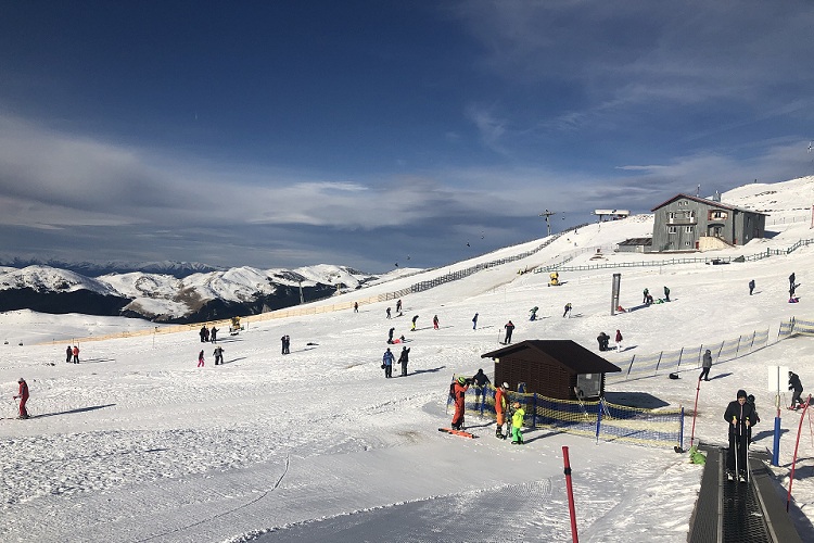 Full-day ski lessons in Sinaia